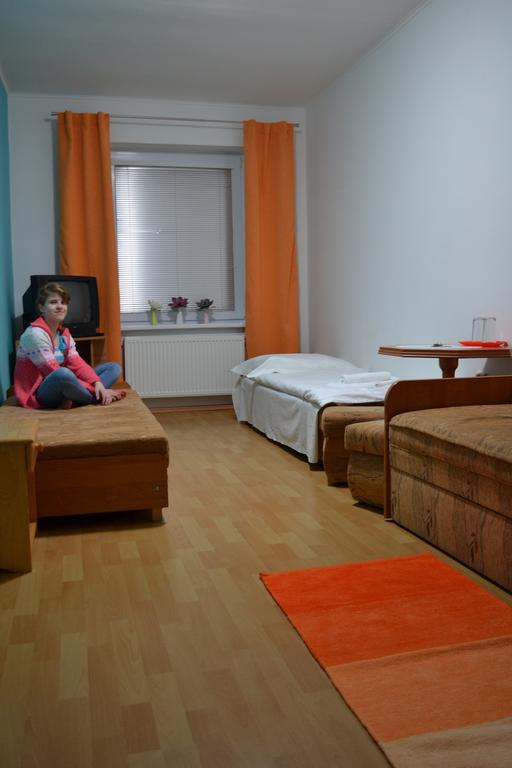 Hotel Privat Julia Vrbov Habitación foto
